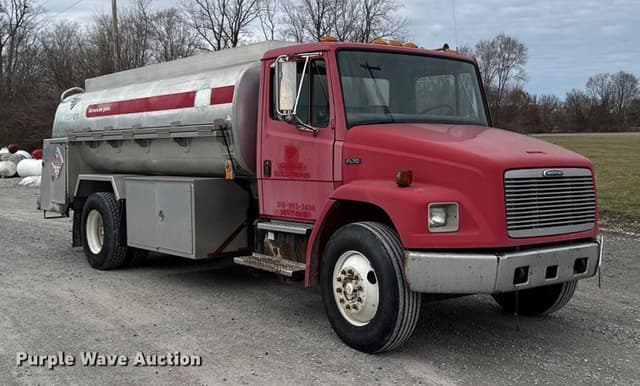 Image of Freightliner FL70 equipment image 2