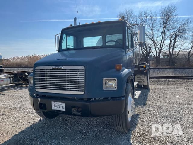 Image of Freightliner FL70 equipment image 1