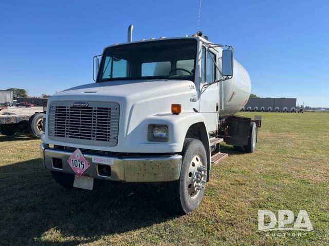 Image of Freightliner FL70 equipment image 1