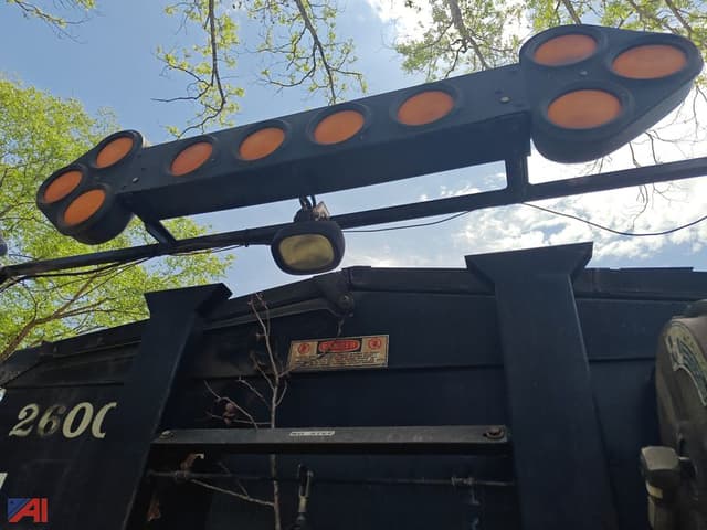 Image of Freightliner FL70 equipment image 4