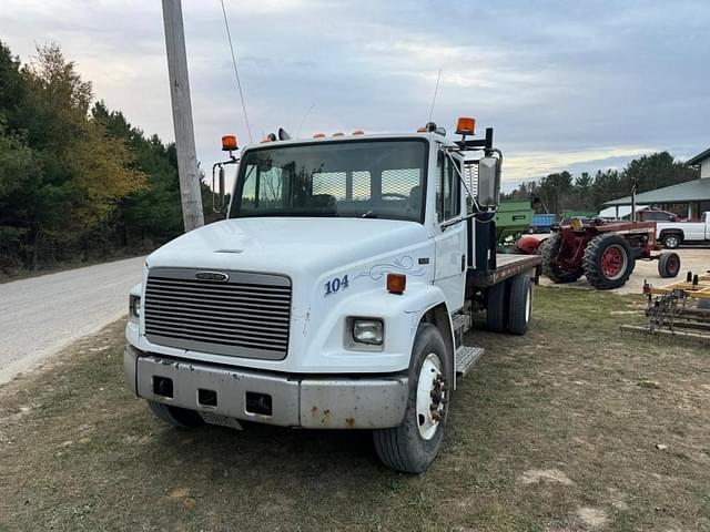 Image of Freightliner FL70 equipment image 1