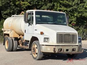 2002 Freightliner FL70 Image