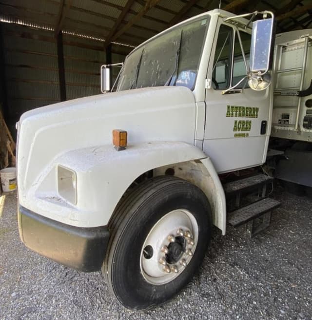 Image of Freightliner FL70 equipment image 1