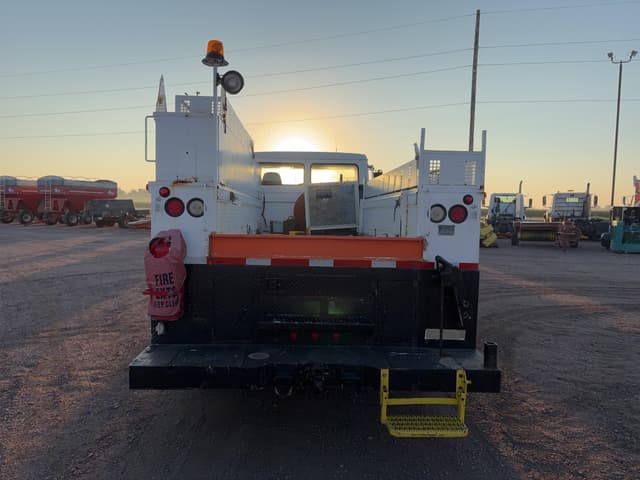 Image of Freightliner FL70 equipment image 4
