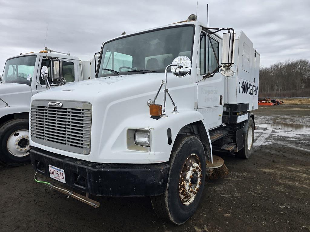 Image of Freightliner FL70 Primary image