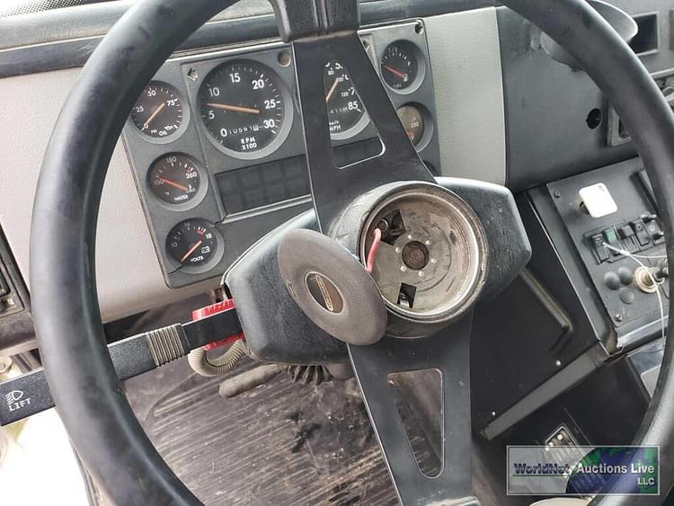 Main image Freightliner FL70 14