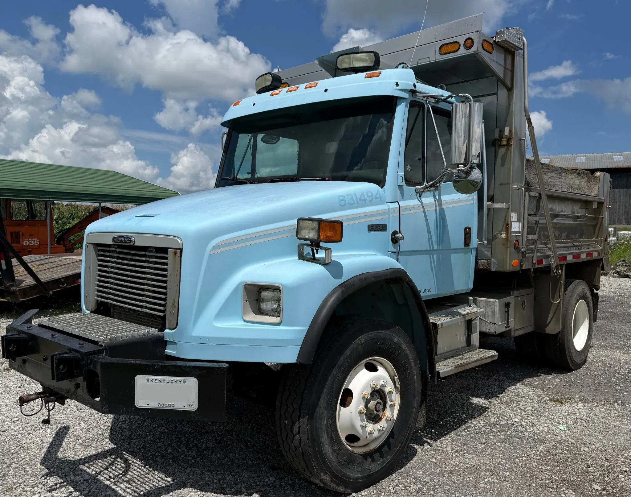 2002 Freightliner FL80 Equipment Image0
