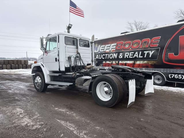 Image of Freightliner FL80 equipment image 2