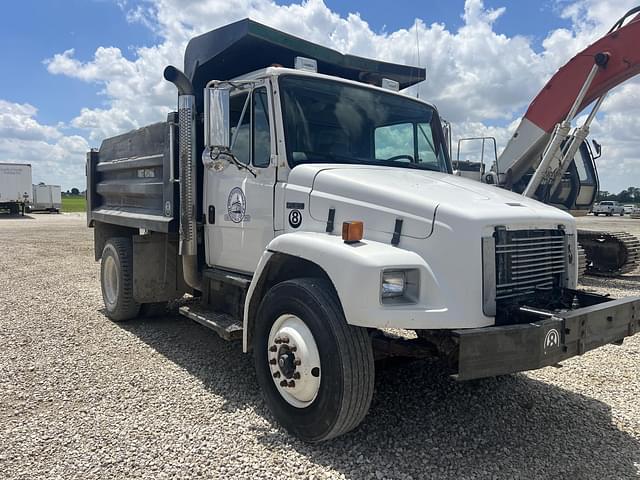 Image of Freightliner FL80 equipment image 2