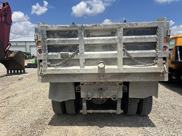 Image of Freightliner FL80 equipment image 4