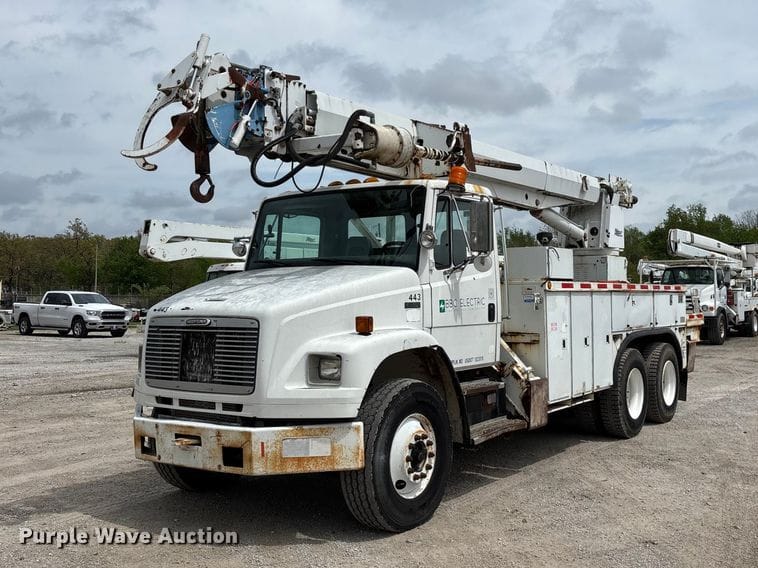 2002 Freightliner FL80 Equipment Image0