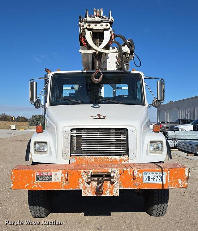 Image of Freightliner FL80 equipment image 1