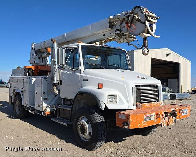 Image of Freightliner FL80 equipment image 2