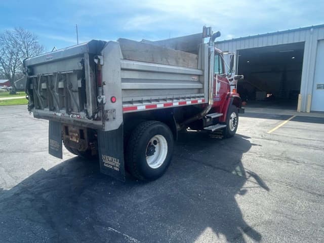 Image of Freightliner FL80 equipment image 4