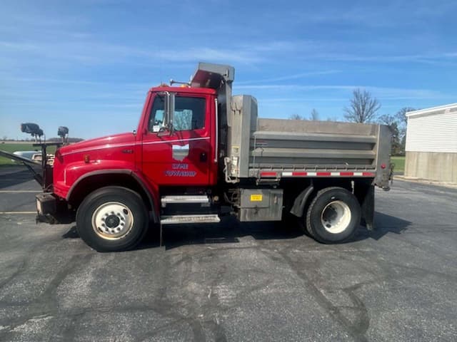 Image of Freightliner FL80 equipment image 1