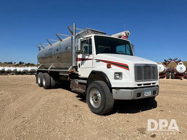 Image of Freightliner FL80 equipment image 4