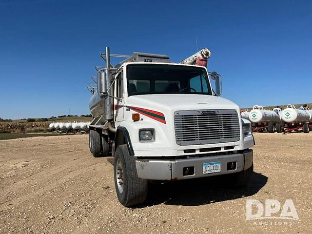 Image of Freightliner FL80 equipment image 3