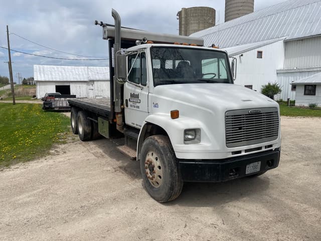 Image of Freightliner FL80 equipment image 2
