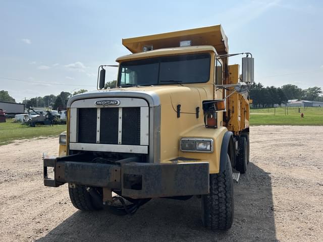 Image of Freightliner FLD112 equipment image 2