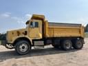2002 Freightliner FLD112 Image