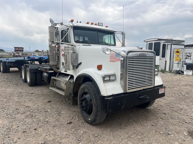 Image of Freightliner FLD120 equipment image 2