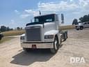 2002 Freightliner FLD120 Image