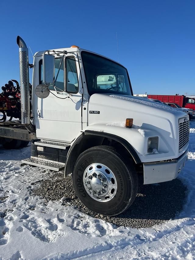 Image of Freightliner FL80 equipment image 2