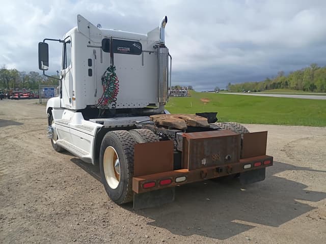 Image of Freightliner ST112 equipment image 4
