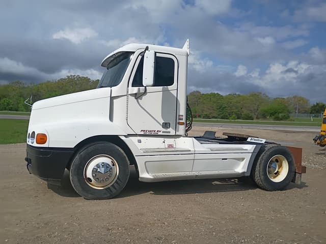 Image of Freightliner ST112 equipment image 1