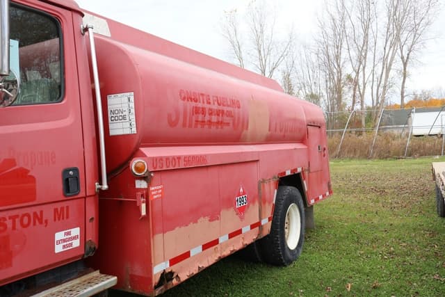 Image of Freightliner FL70 equipment image 1