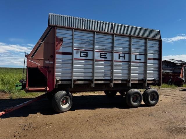 2002 Gehl 970 Equipment Image0