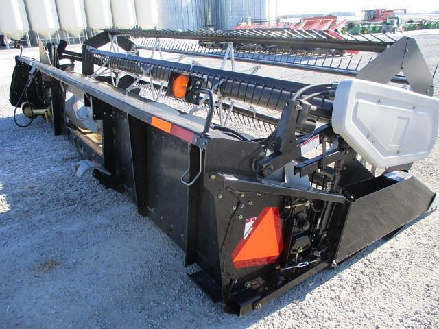 Image of Gleaner 800 equipment image 4