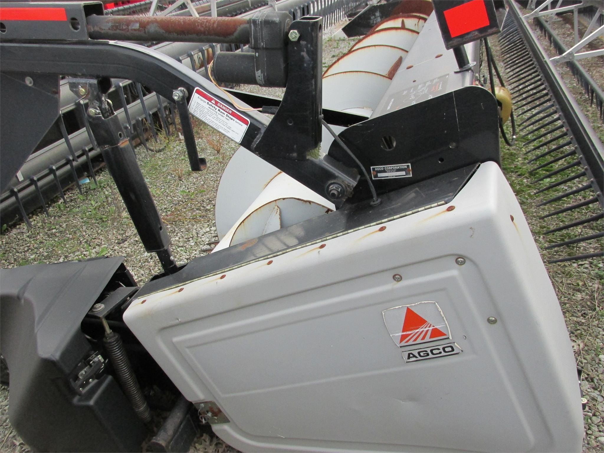 Main image Gleaner 825