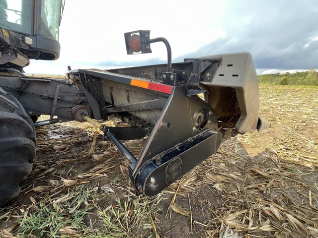 Image of Gleaner 830 equipment image 3