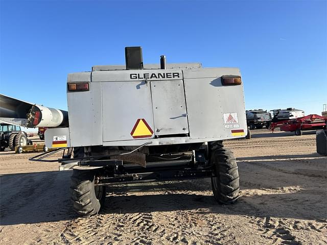 Image of Gleaner R62 equipment image 4