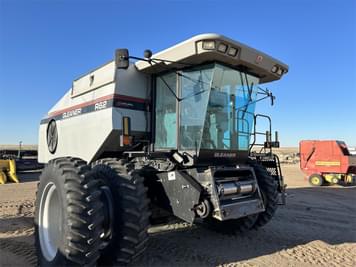 Main image Gleaner R62