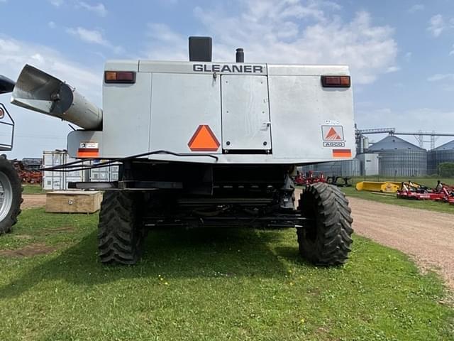 Image of Gleaner R62 equipment image 3