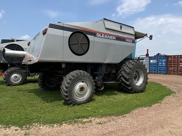 Image of Gleaner R62 equipment image 3