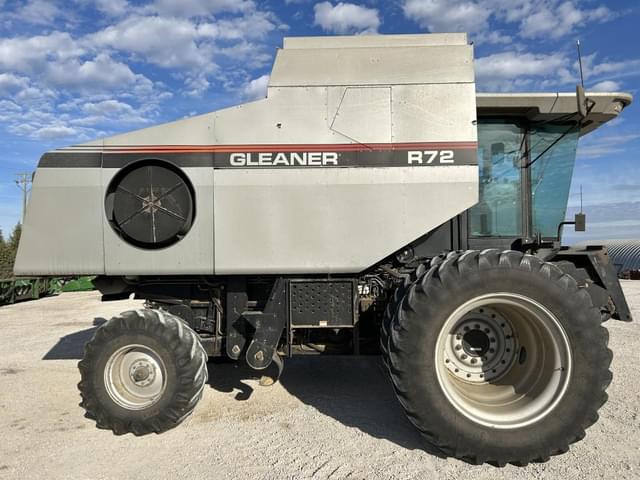 Image of Gleaner R72 equipment image 3