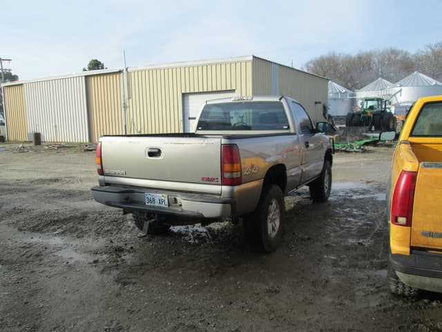 Image of GMC 1500 equipment image 2