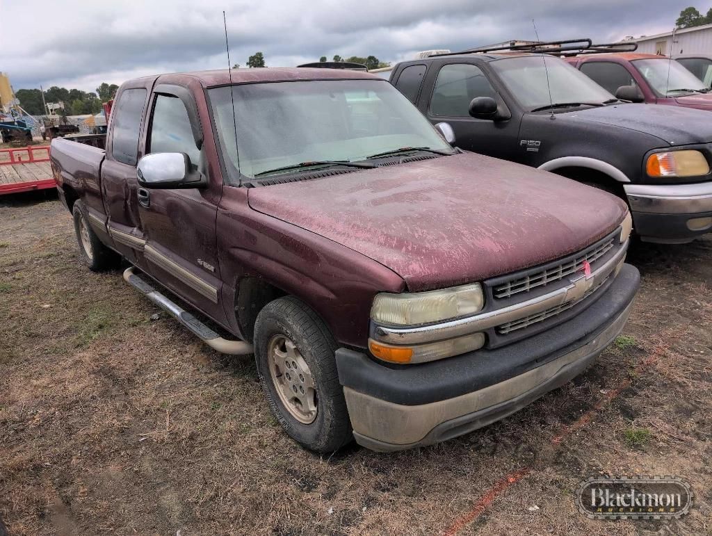 2002 GMC 1500 Equipment Image0