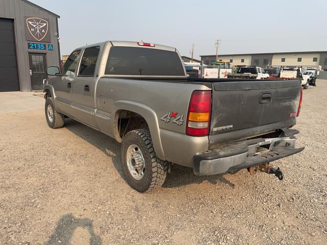 Image of GMC 2500HD equipment image 2