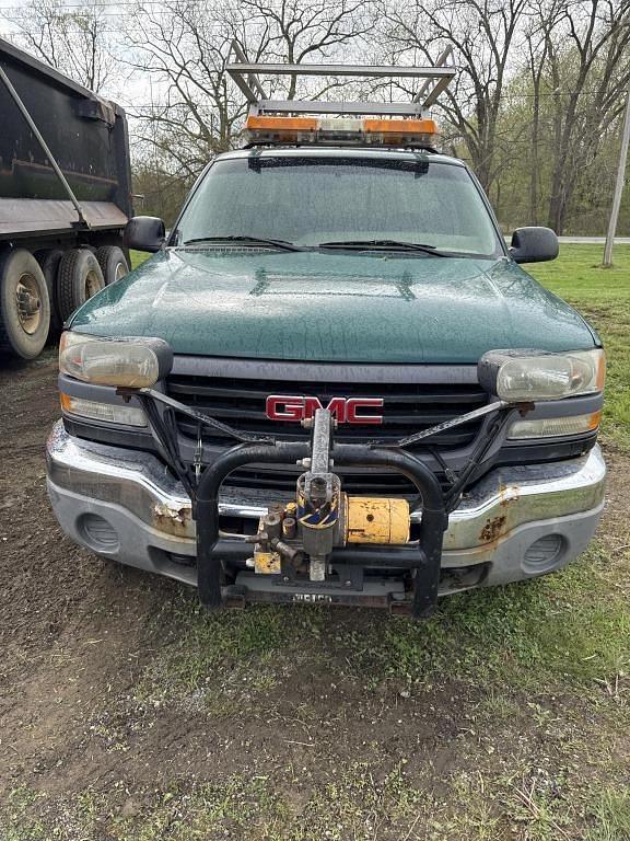 Image of GMC 2500HD equipment image 1