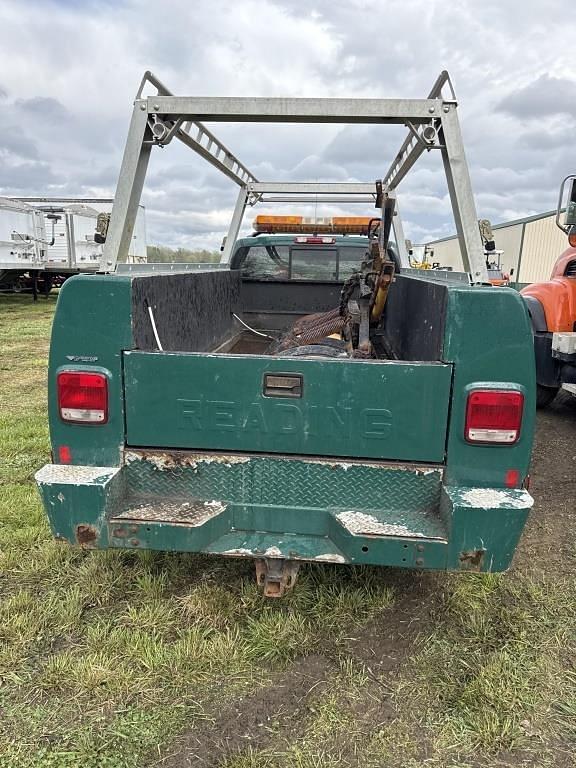 Image of GMC 2500HD equipment image 3