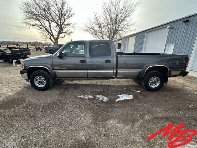 Image of GMC 2500HD equipment image 1