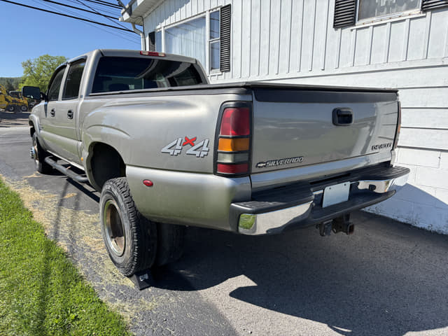 Image of GMC 3500 equipment image 2