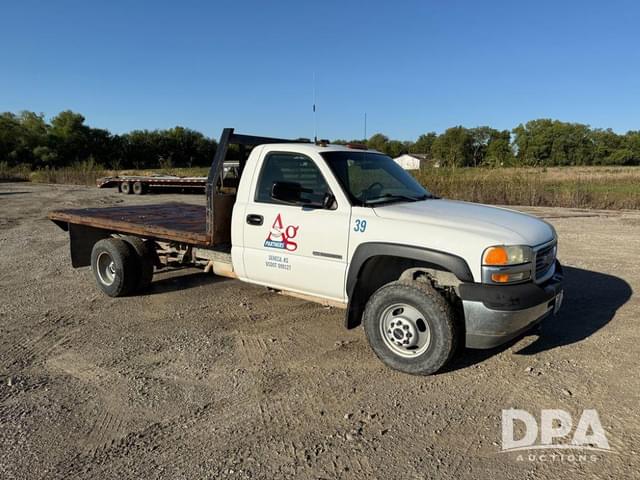 Image of GMC 3500 equipment image 2