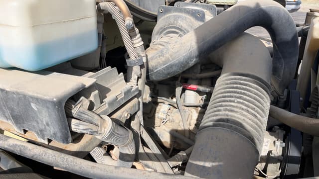 Image of GMC 4500 equipment image 4