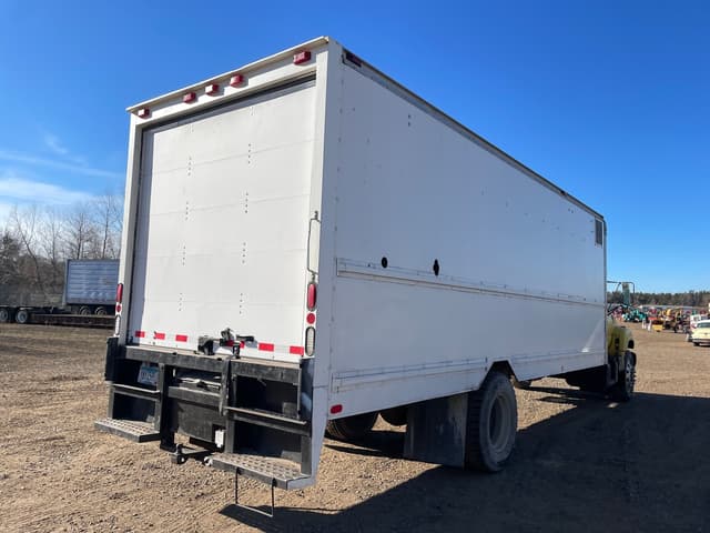 Image of GMC C6500 equipment image 2