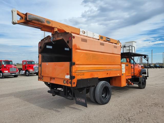 Image of GMC C7500 equipment image 2